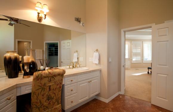 Master_bed_bath_4.jpg