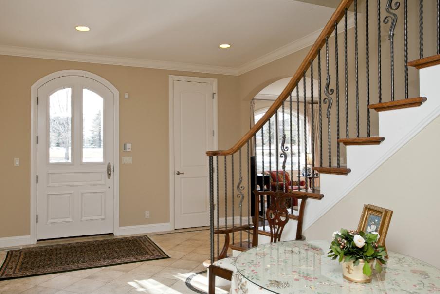 Entry_Living_1.jpg